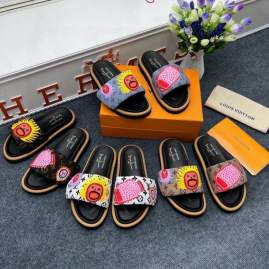 Picture of Louis Vuitton Slippers _SKULVsz35-45mnf02211147